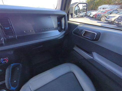 Used 2023 Ford Bronco Black Diamond image 17