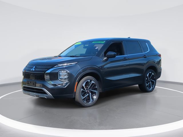 Used 2024 Mitsubishi Outlander SE Black Edition AWD/4WD image 1