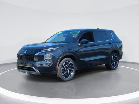 Used 2024 Mitsubishi Outlander SE Black Edition AWD/4WD image 1