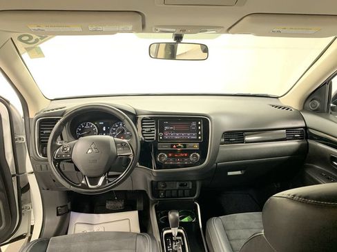Used 2019 Mitsubishi Outlander SE AWD/4WD image 18