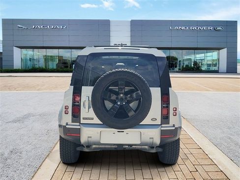 Used 2021 Land Rover Defender 90 First Edition image 6