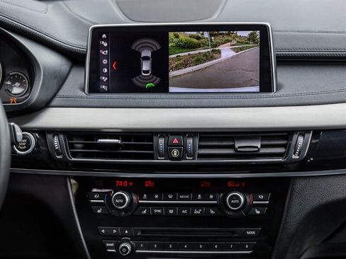 Used 2018 BMW X6 xDrive50i AWD/4WD image 17