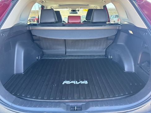 Used 2022 Toyota RAV4 XLE Premium image 34