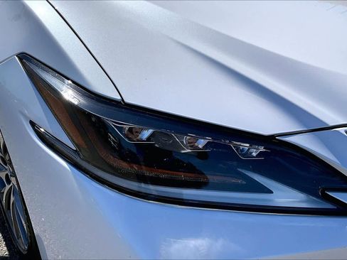 Used 2019 Lexus ES 350 w/ Accessory Package 2 FWD image 27