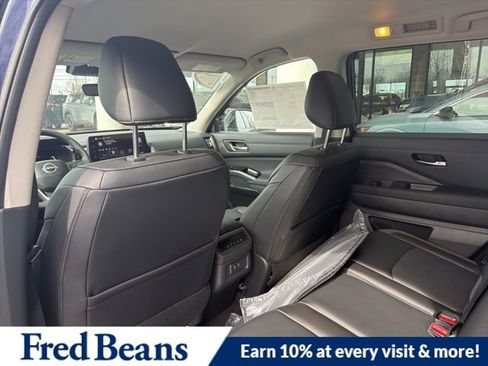 New 2026 Nissan Pathfinder SL image 9