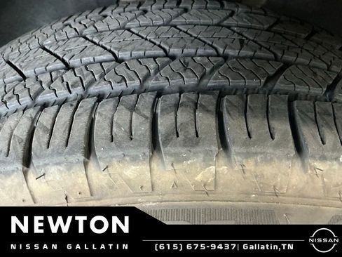 Used 2020 Chevrolet Equinox LT FWD image 9