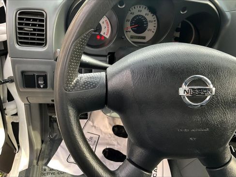 Used 2004 Nissan Xterra XE image 11