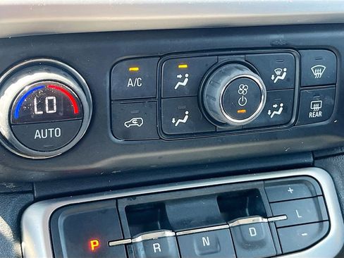Used 2022 GMC Acadia SLE w/ Driver Convenience Package AWD/4WD image 16