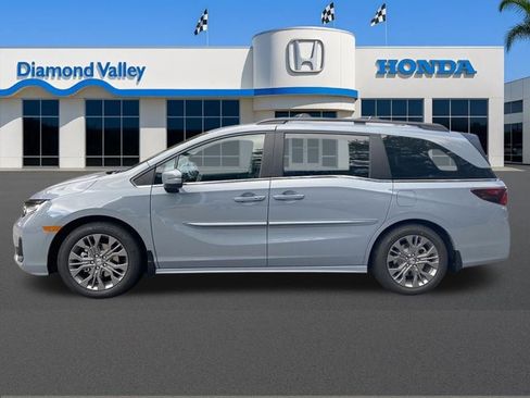New 2026 Honda Odyssey Touring image 4