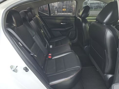 Used 2024 Nissan Sentra SR w/ SR Premium Package image 13