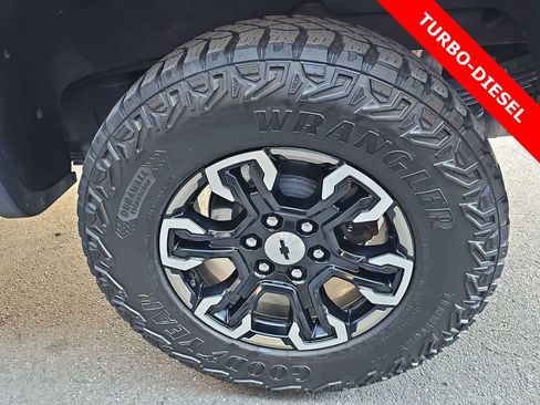 Used 2024 Chevrolet Silverado 1500 ZR2 w/ Technology Package image 12