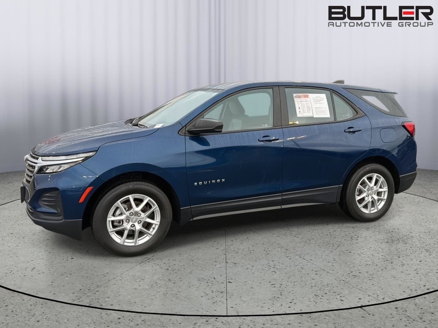 Used 2022 Chevrolet Equinox LS AWD/4WD image 3
