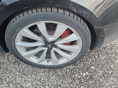 Used 2018 Tesla Model 3 Performance image 16