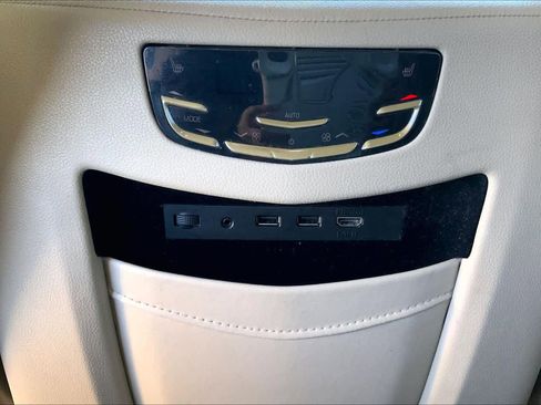 Used 2017 Cadillac Escalade Premium Luxury image 35