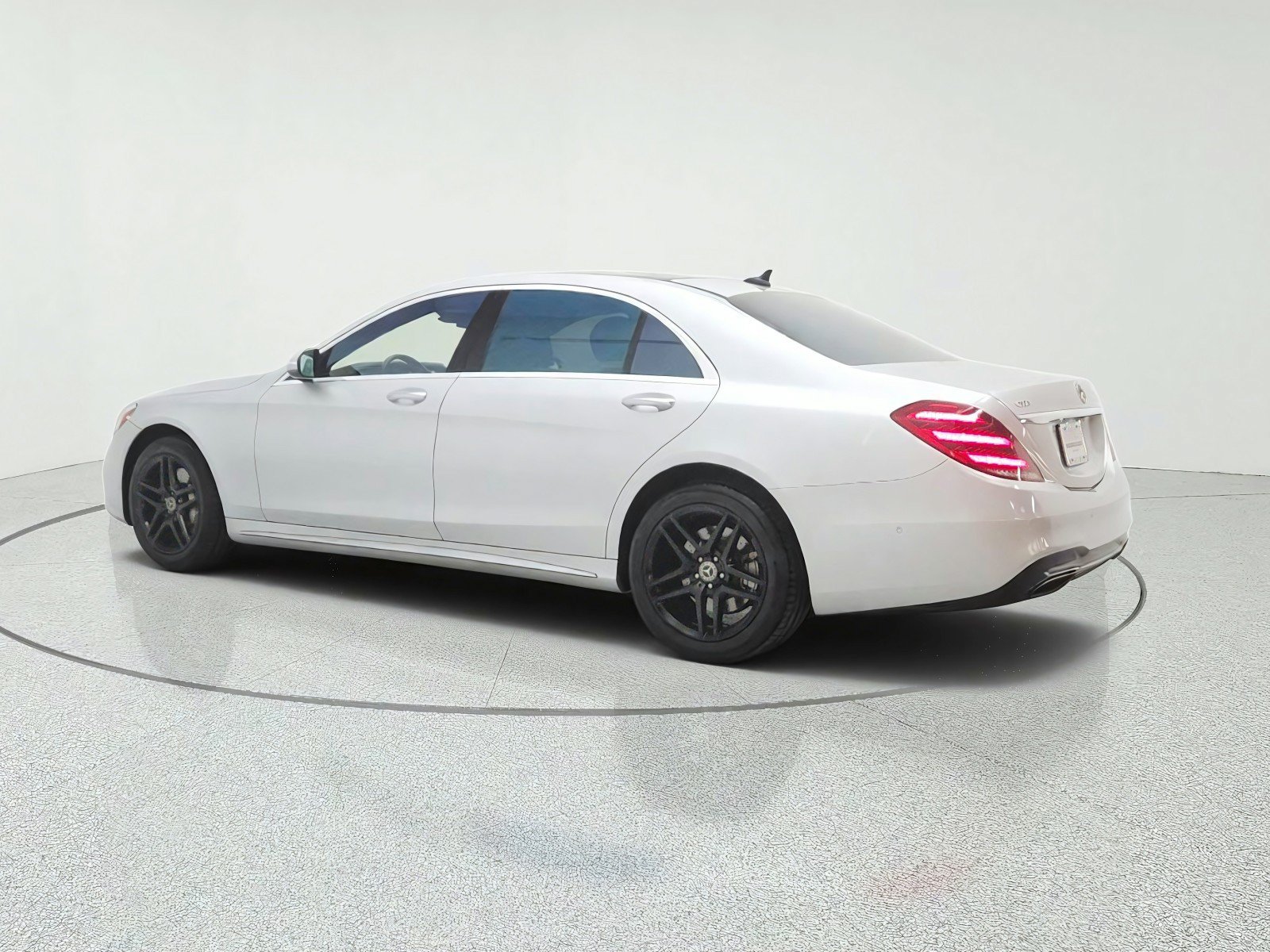 Used 2018 Mercedes-Benz S 560 Sedan image 7