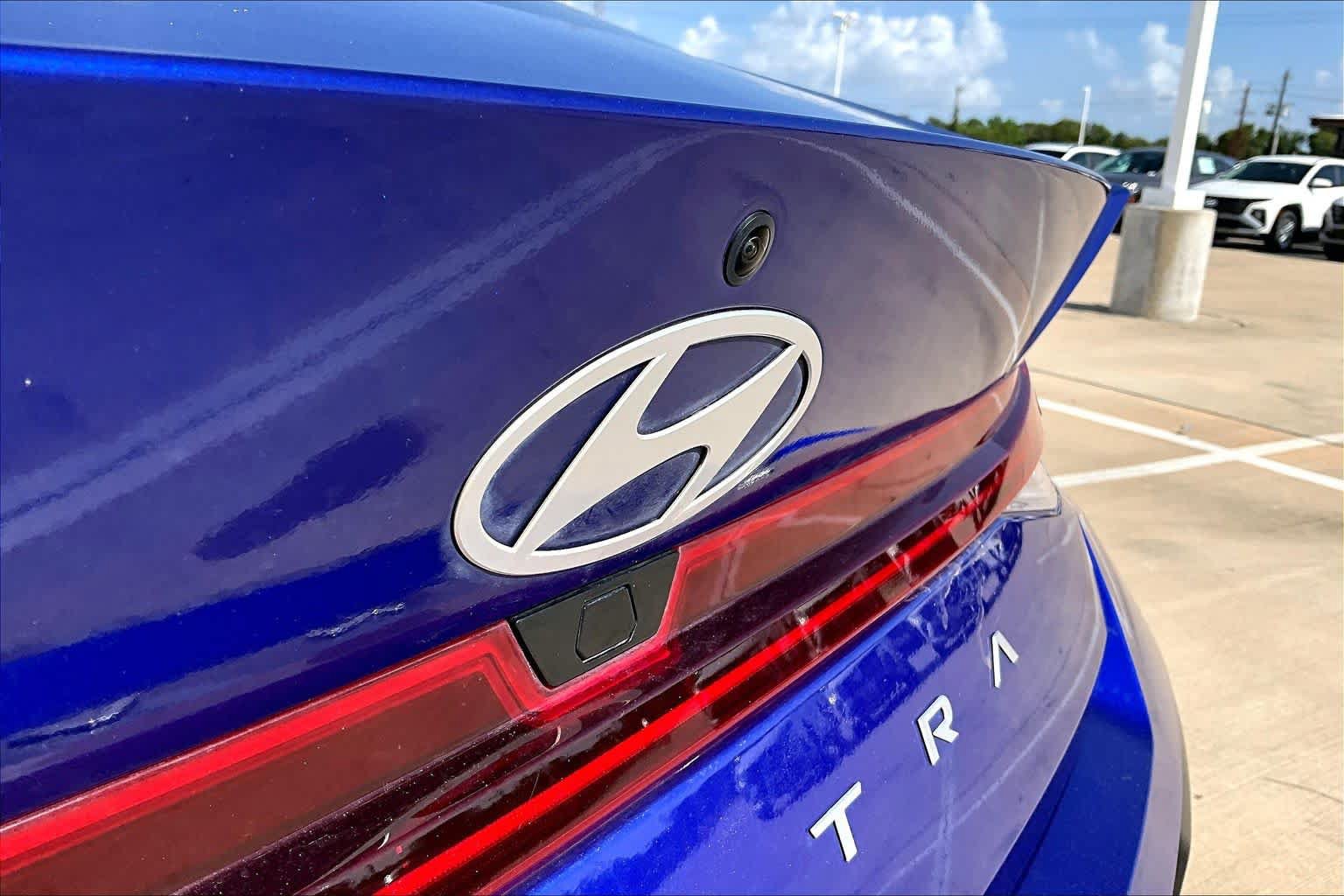 Used 2024 Hyundai Elantra SEL w/ Convenience Package FWD image 10