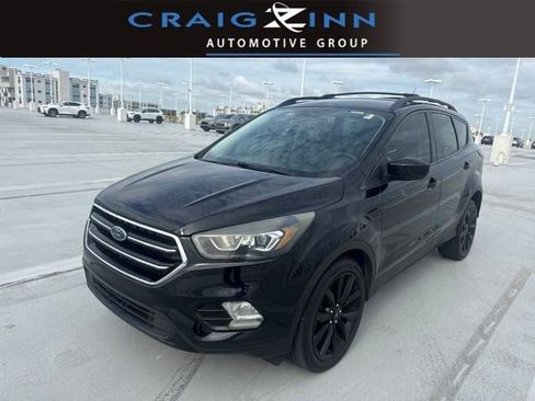 Used 2019 Ford Escape SE FWD image 1