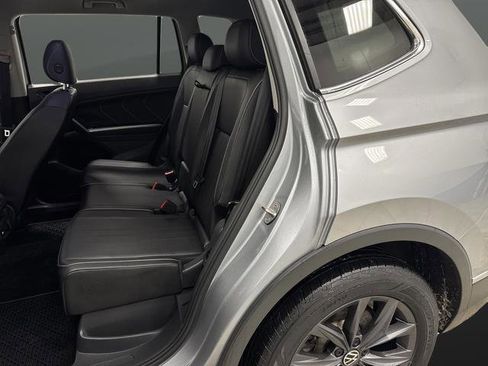 Used 2022 Volkswagen Tiguan SE image 27