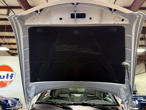 Used 2004 Chevrolet SSR w/ Preferred Equipment Group image 67