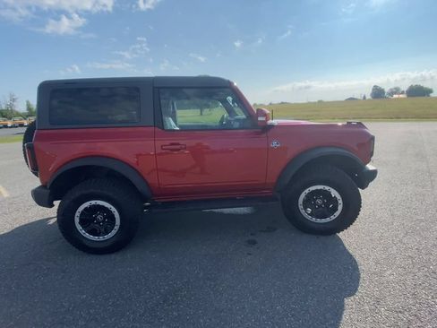 Used 2022 Ford Bronco Outer Banks w/ Sasquatch Package AWD/4WD image 9