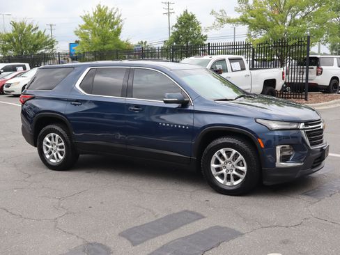 Used 2023 Chevrolet Traverse LS w/ Safety Package AWD/4WD image 2