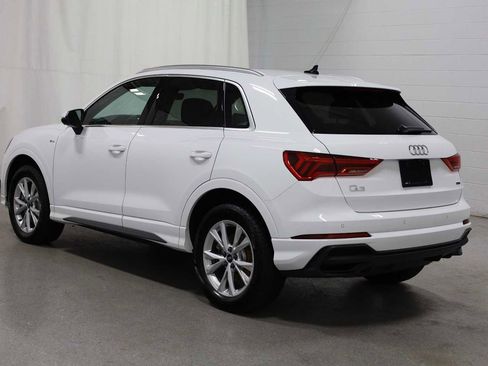 Certified 2025 Audi Q3 2.0T Premium w/ Convenience Package image 3