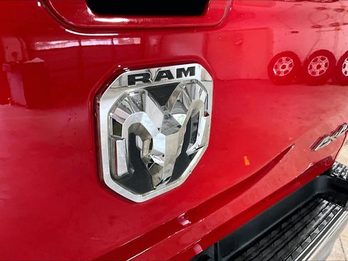 Used 2019 RAM 1500 Big Horn AWD/4WD image 30