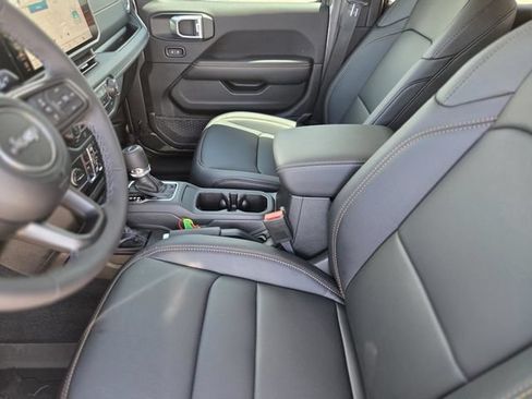 New 2026 Jeep Gladiator Sport AWD/4WD image 23
