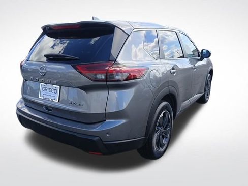 Used 2024 Nissan Rogue SV image 5