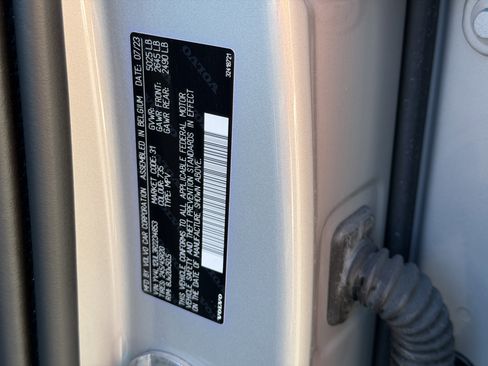 Certified 2024 Volvo XC40 B5 Plus w/ Protection Package Premier image 35