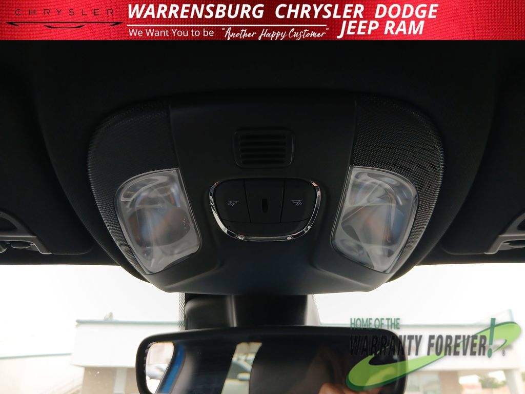 Used 2024 Jeep Compass Latitude AWD/4WD image 27