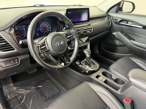 Used 2021 Kia Seltos SX w/ SX Sunroof Package AWD/4WD image 4