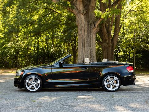 Used 2008 BMW 135i Convertible RWD image 11