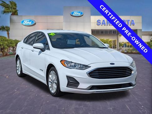 Certified 2019 Ford Fusion SE FWD image 1