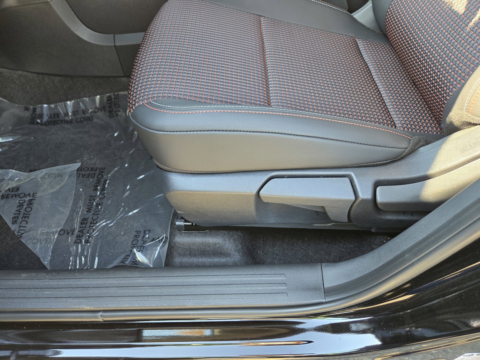 New 2026 Nissan Kicks SR w/ Cold Weather Package FWD image 12