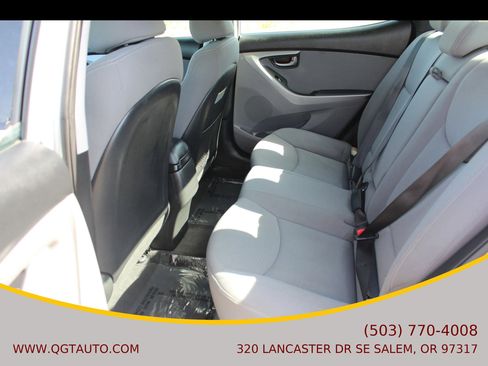 Used 2015 Hyundai Elantra SE w/ Option Group 02 FWD image 16