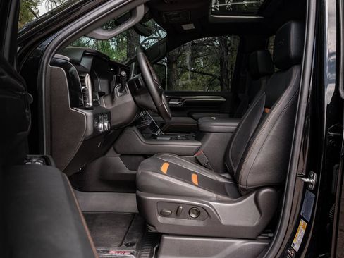 Used 2024 GMC Sierra 2500 AT4 w/ AT4 Premium Plus Package AWD/4WD image 17