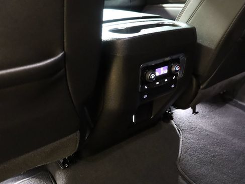 Used 2026 Chevrolet Suburban RST RWD image 52