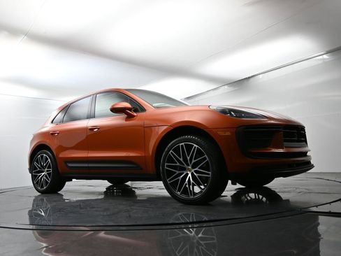 Certified 2025 Porsche Macan image 53
