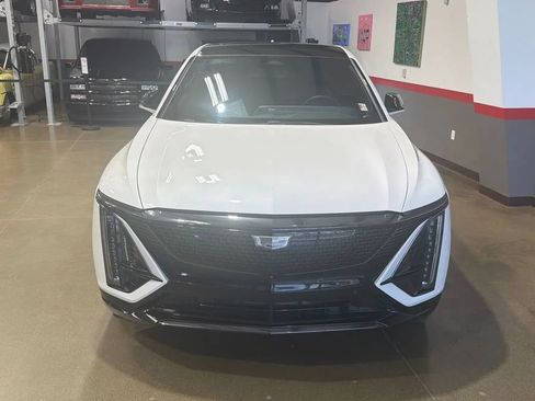 Used 2024 Cadillac Lyriq Sport AWD/4WD image 7