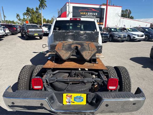 Used 2018 RAM 3500 Tradesman w/ Chrome Appearance Group AWD/4WD image 13