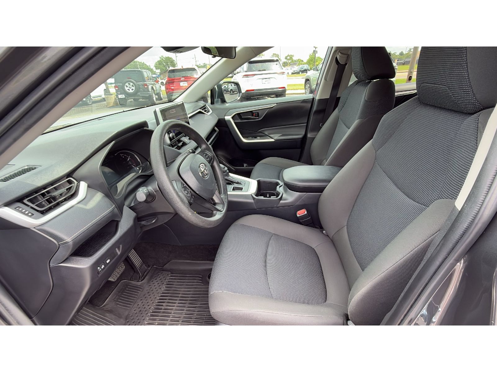 Certified 2025 Toyota RAV4 LE AWD/4WD image 30