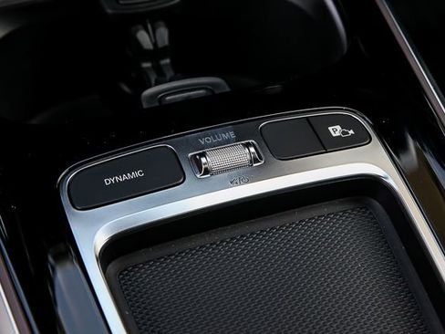 Certified 2025 Mercedes-Benz GLB 250 image 18