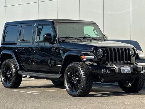 Used 2021 Jeep Wrangler Unlimited Sahara image 7
