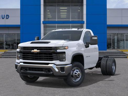 New 2025 Chevrolet Silverado 3500 W/T w/ WT Convenience Package AWD/4WD image 6