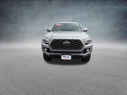 Used 2021 Toyota Tacoma TRD Off-Road w/ Technology Package AWD/4WD image 9