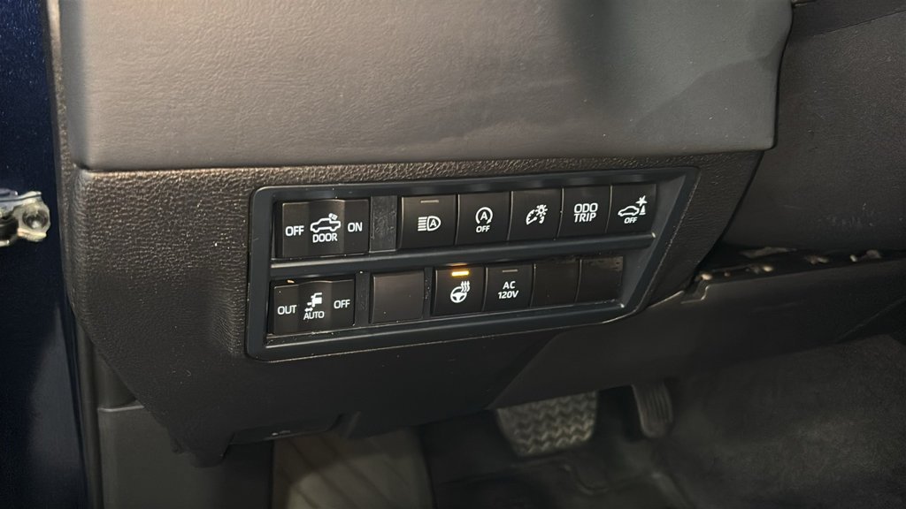 Used 2025 Toyota Tundra Platinum AWD/4WD image 13