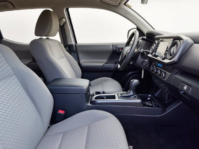 Used 2022 Toyota Tacoma SR AWD/4WD image 31