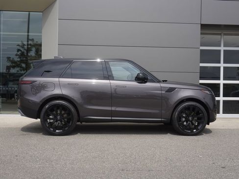 New 2025 Land Rover Range Rover Sport SE image 7