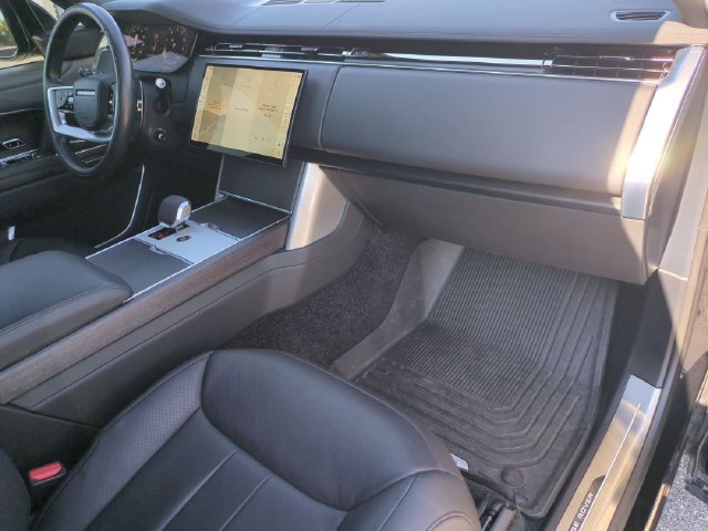 Certified 2025 Land Rover Range Rover SE AWD/4WD image 19